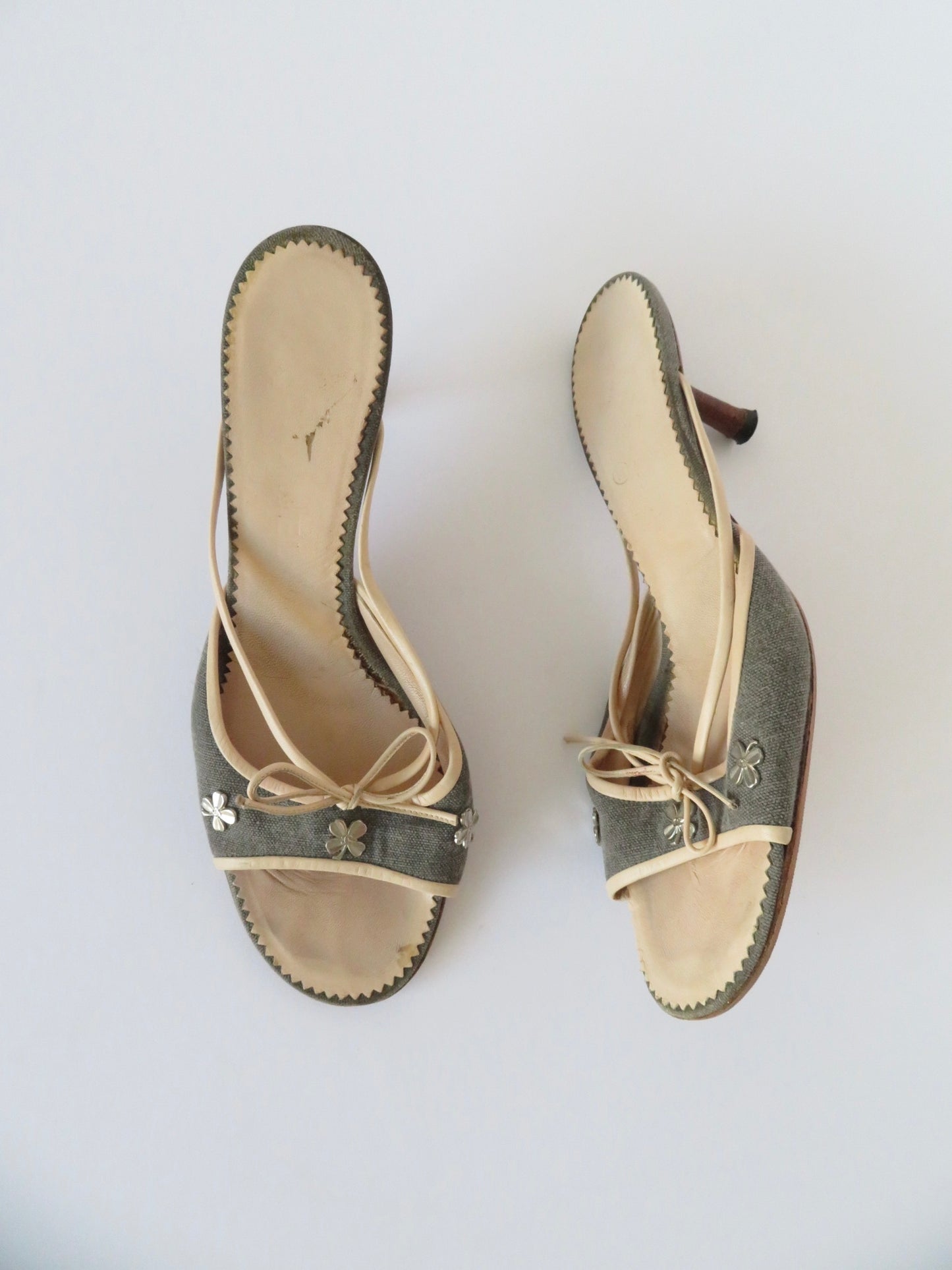 Rare Vintage Chanel Denim Four Leaf Clover Kitten Heels